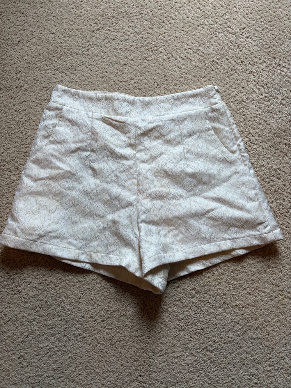 TCEC Jacquard Shorts Small Cream High Rise